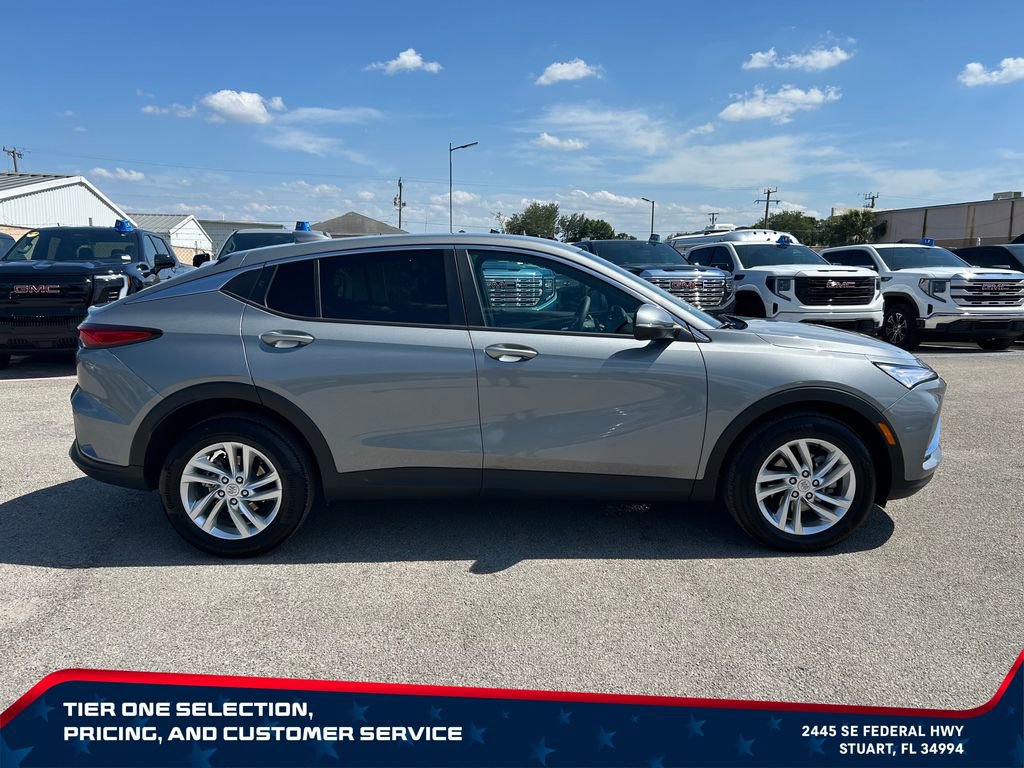 Used 2025 Buick Envista Sport Touring w/ Convenience II Package FWD image 8