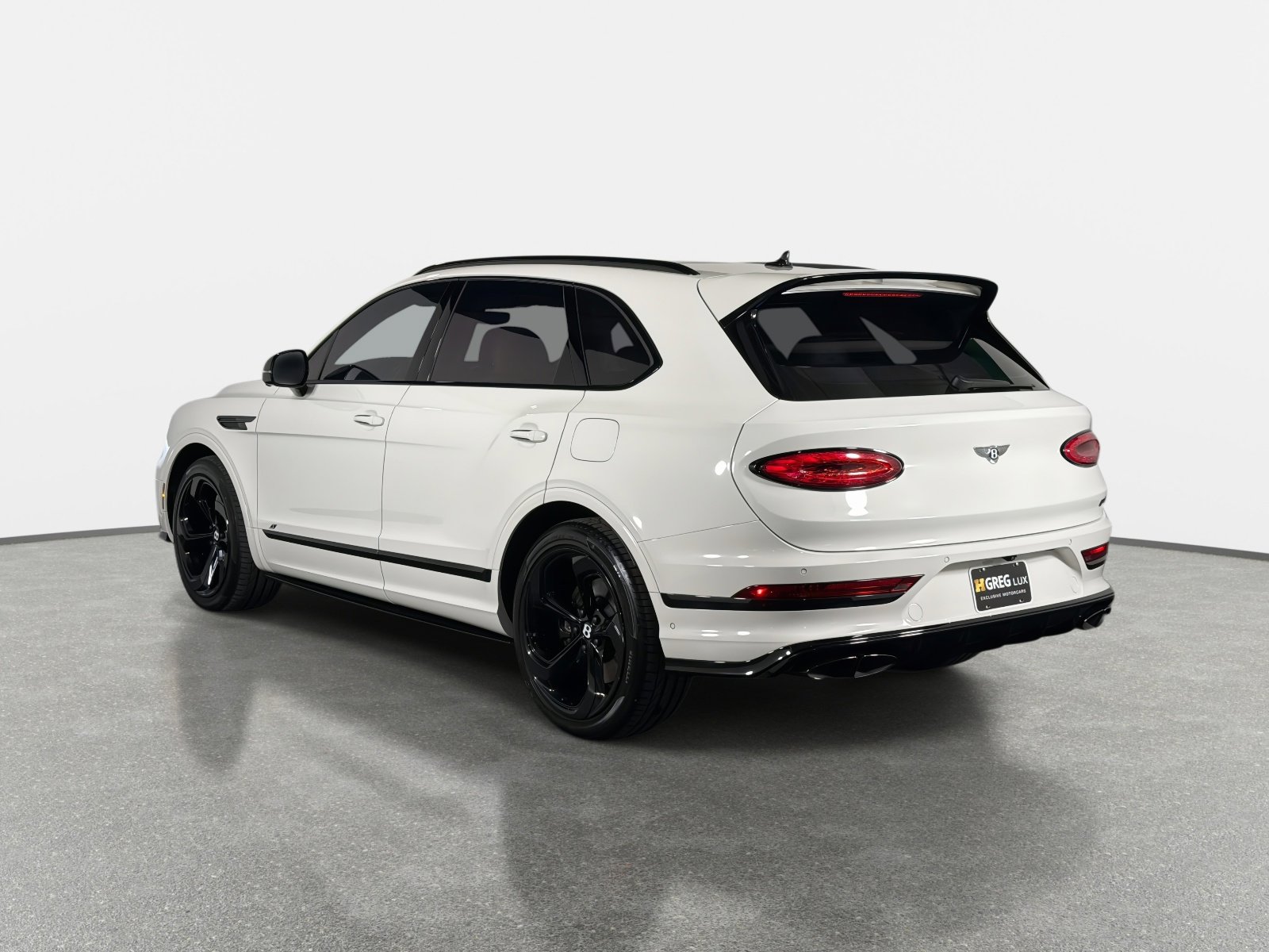 Used 2024 Bentley Bentayga Plug-In Hybrid image 5