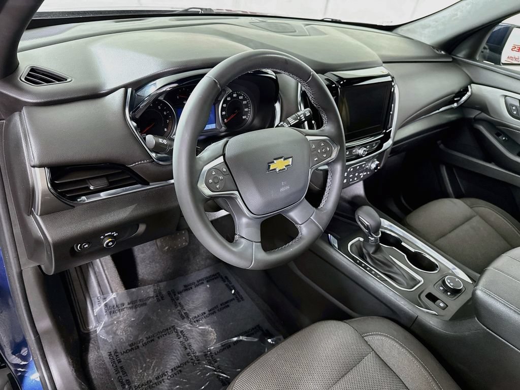 Used 2023 Chevrolet Traverse LT FWD image 17
