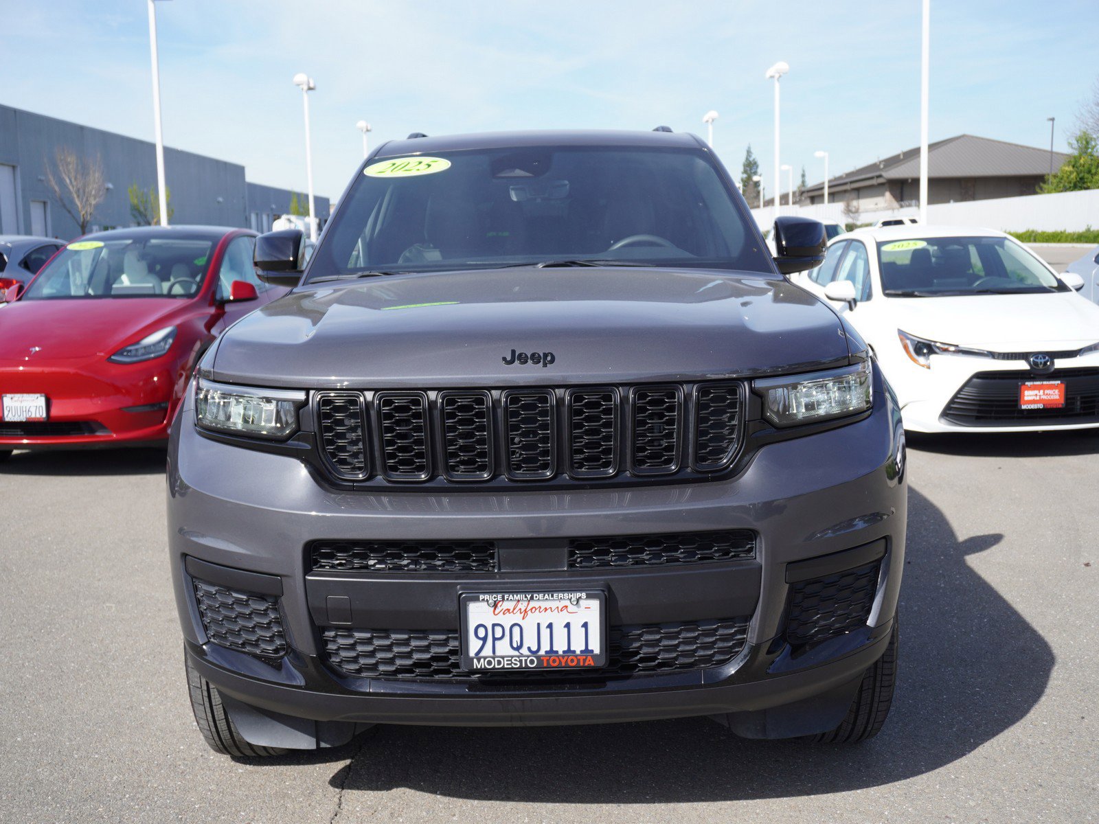 Used 2025 Jeep Grand Cherokee L Laredo image 7