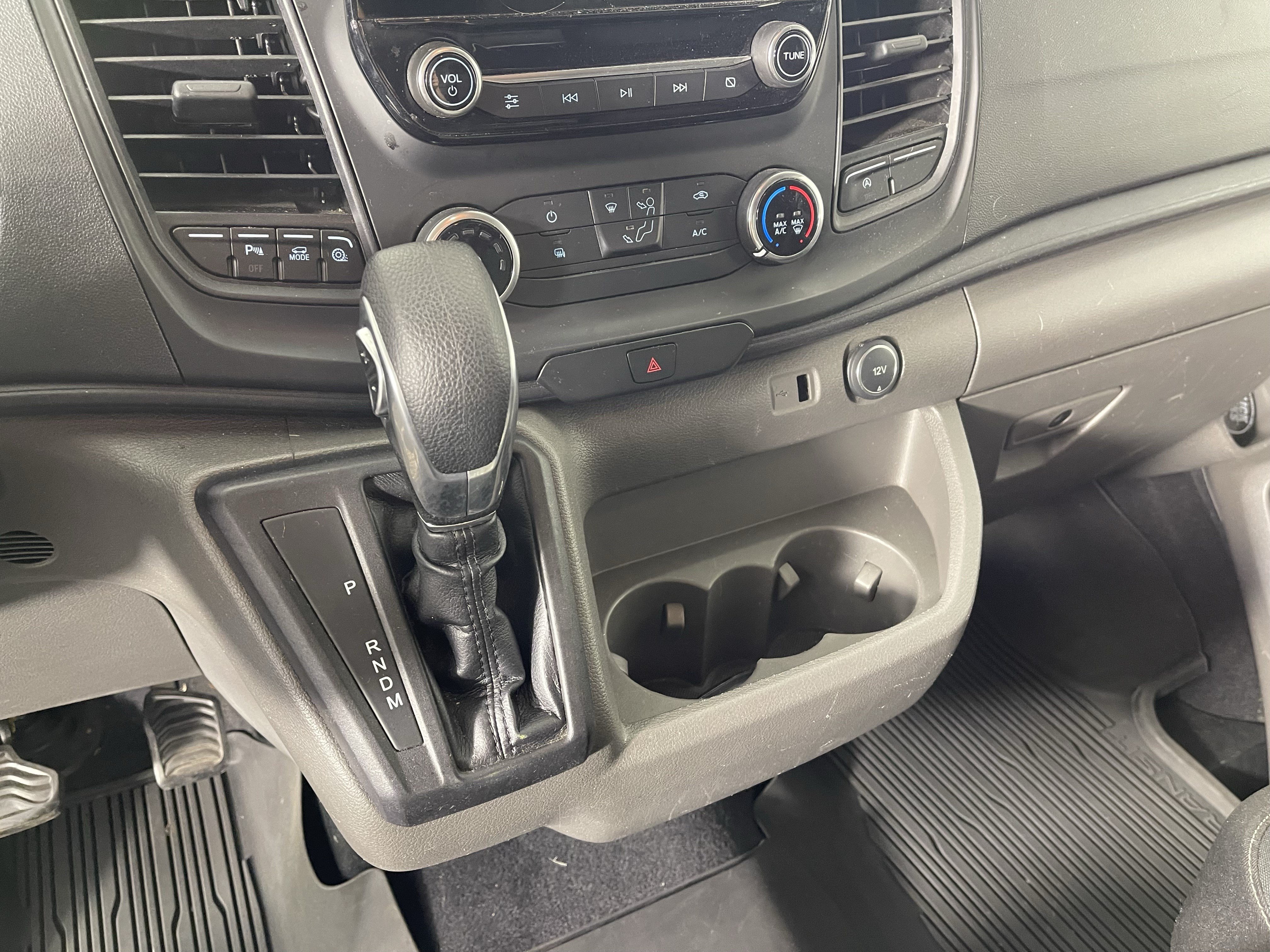 Used 2020 Ford Transit 250 Low Roof RWD image 18