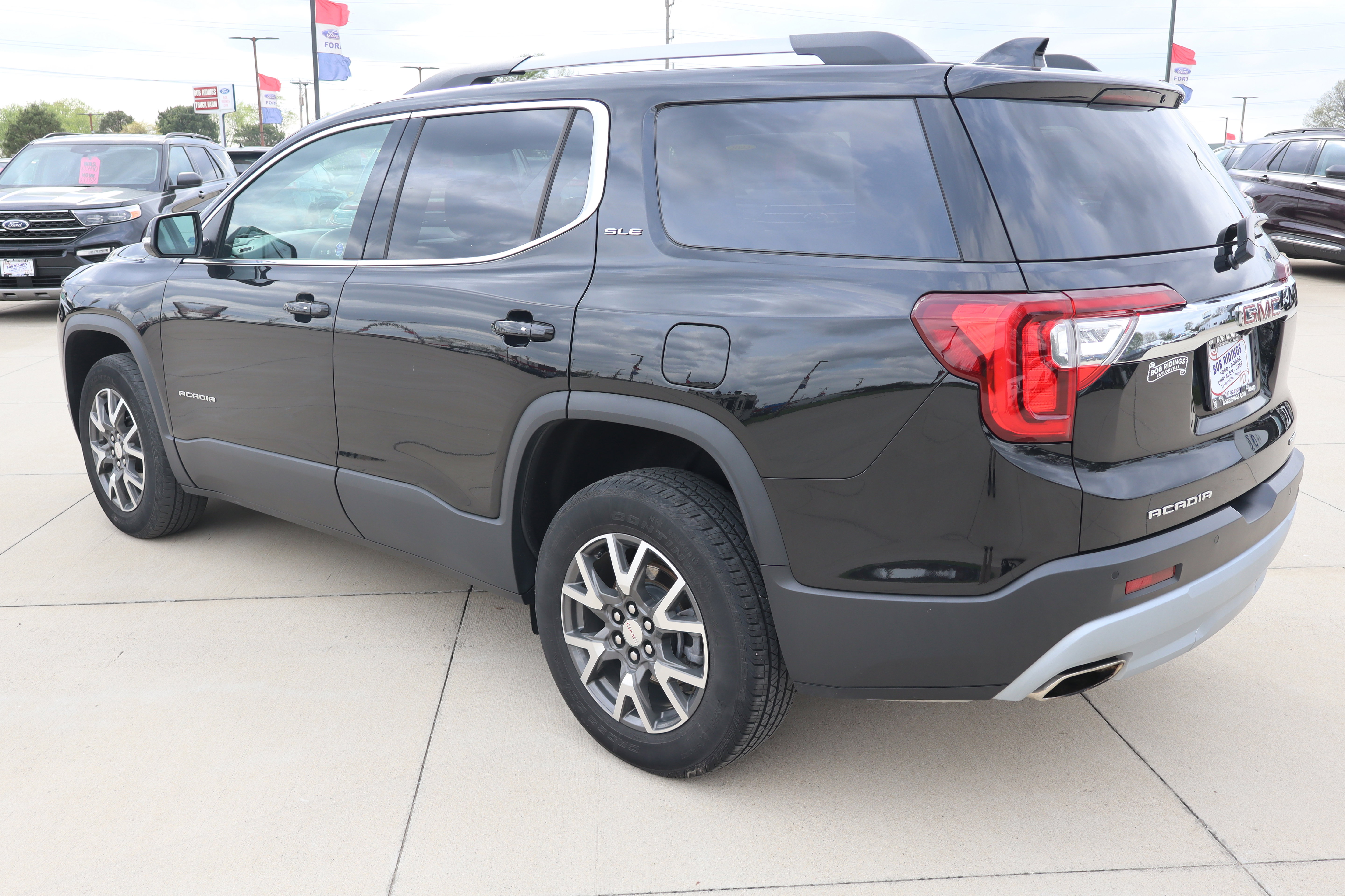 Used 2023 GMC Acadia SLE w/ Driver Convenience Package AWD/4WD image 8