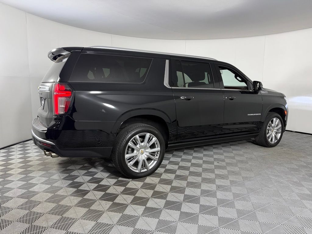 Used 2024 Chevrolet Suburban High Country w/ Premium Package 2 RWD image 7