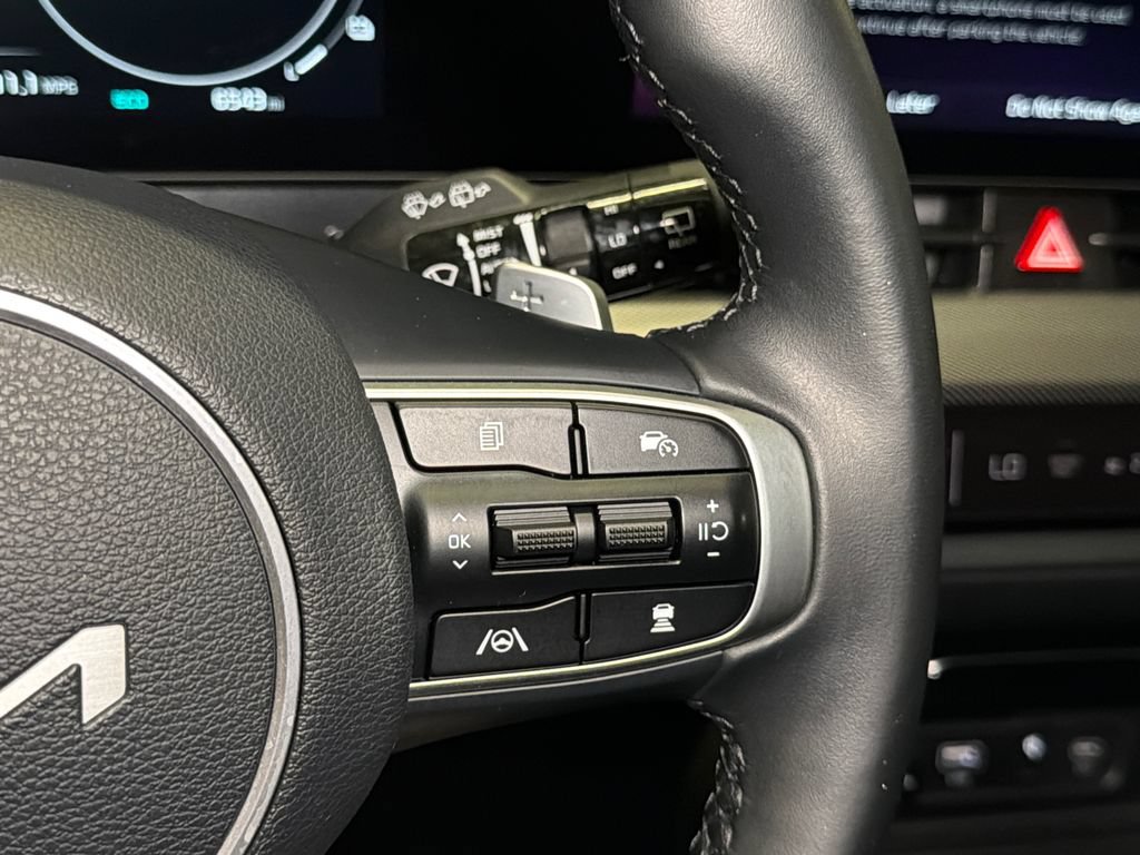 Certified 2025 Kia Sportage SX Prestige AWD/4WD image 31