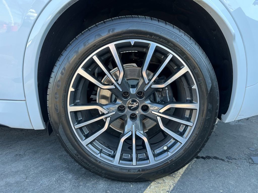 Used 2023 Maserati Grecale Modena image 35