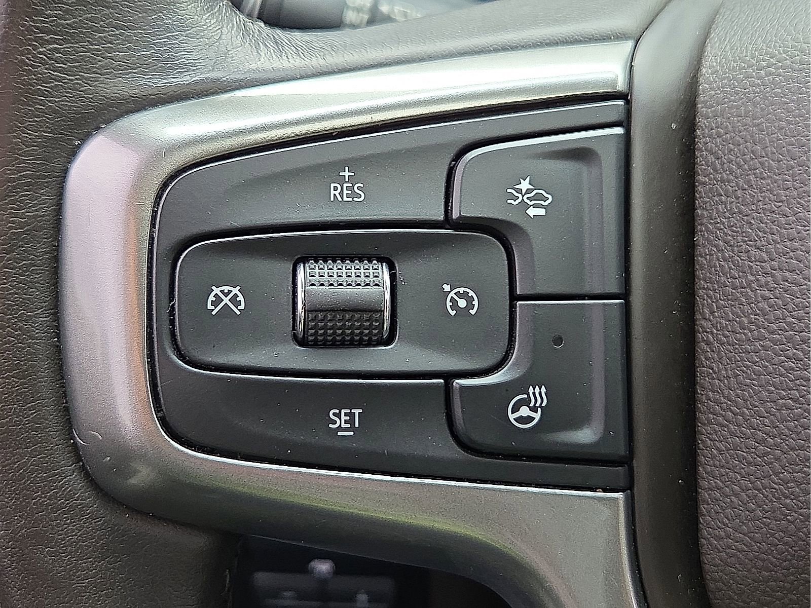 Used 2022 Chevrolet Tahoe Z71 w/ Z71 Off-Road Package AWD/4WD image 21