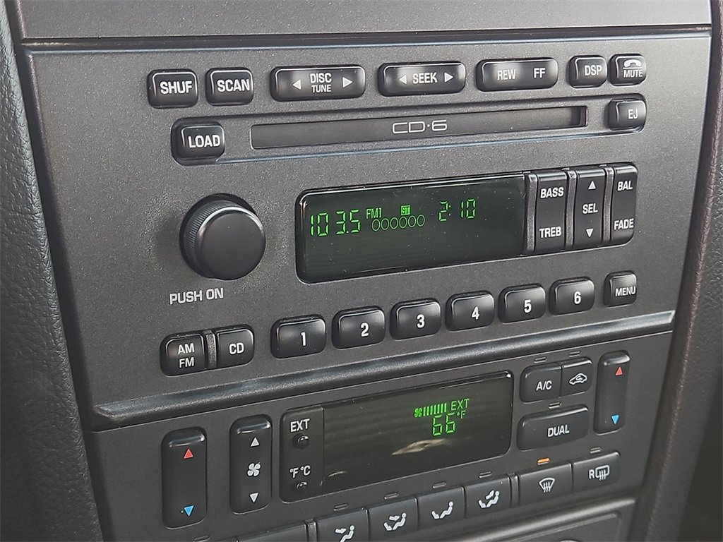 Used 2003 Ford Thunderbird Base image 20