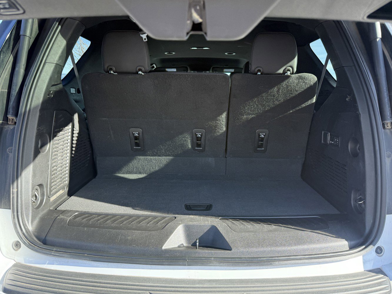 Used 2022 Chevrolet Tahoe LT w/ Luxury Package image 25