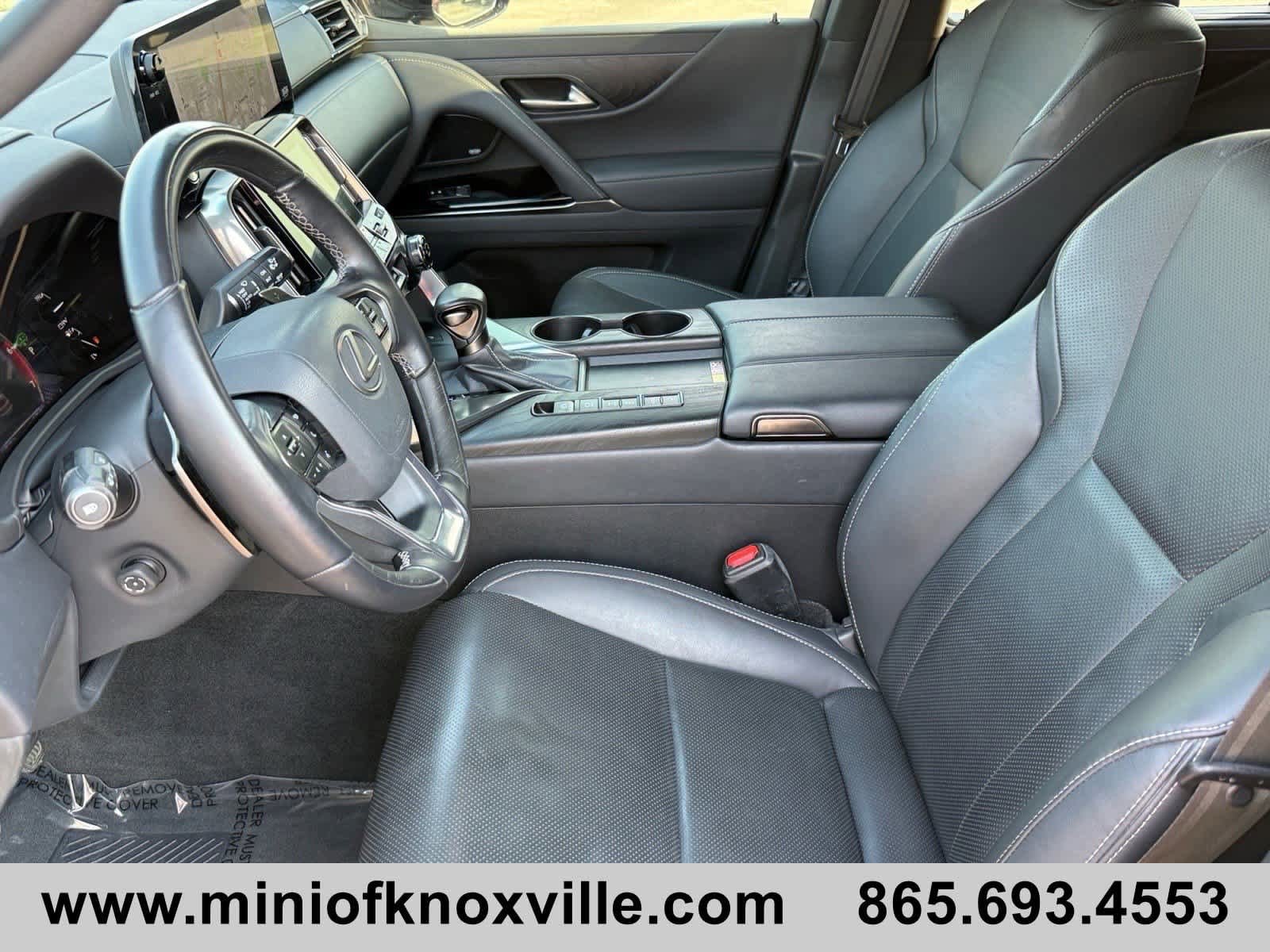Used 2024 Lexus LX 600 4WD w/ Appearance Package image 10
