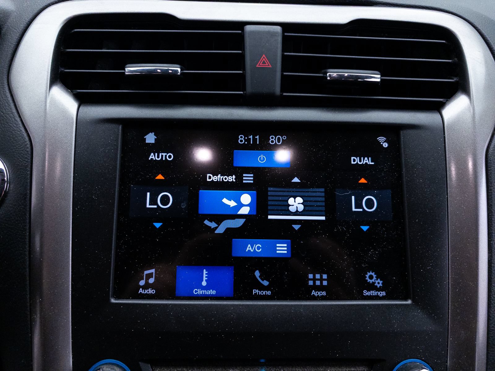 Used 2018 Ford Fusion SE w/ Fusion SE Technology Package FWD image 17