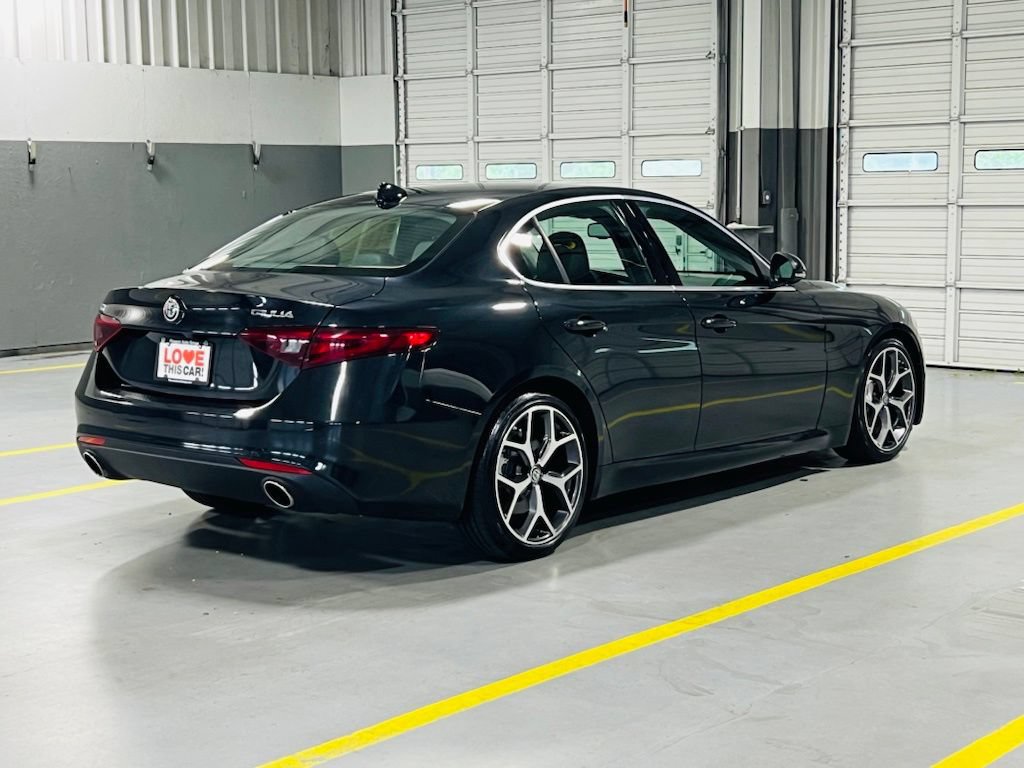 Used 2019 Alfa Romeo Giulia Ti RWD image 18