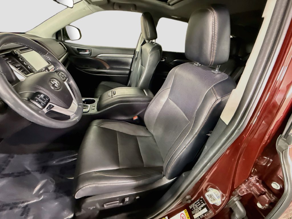 Certified 2019 Toyota Highlander Limited AWD/4WD image 28