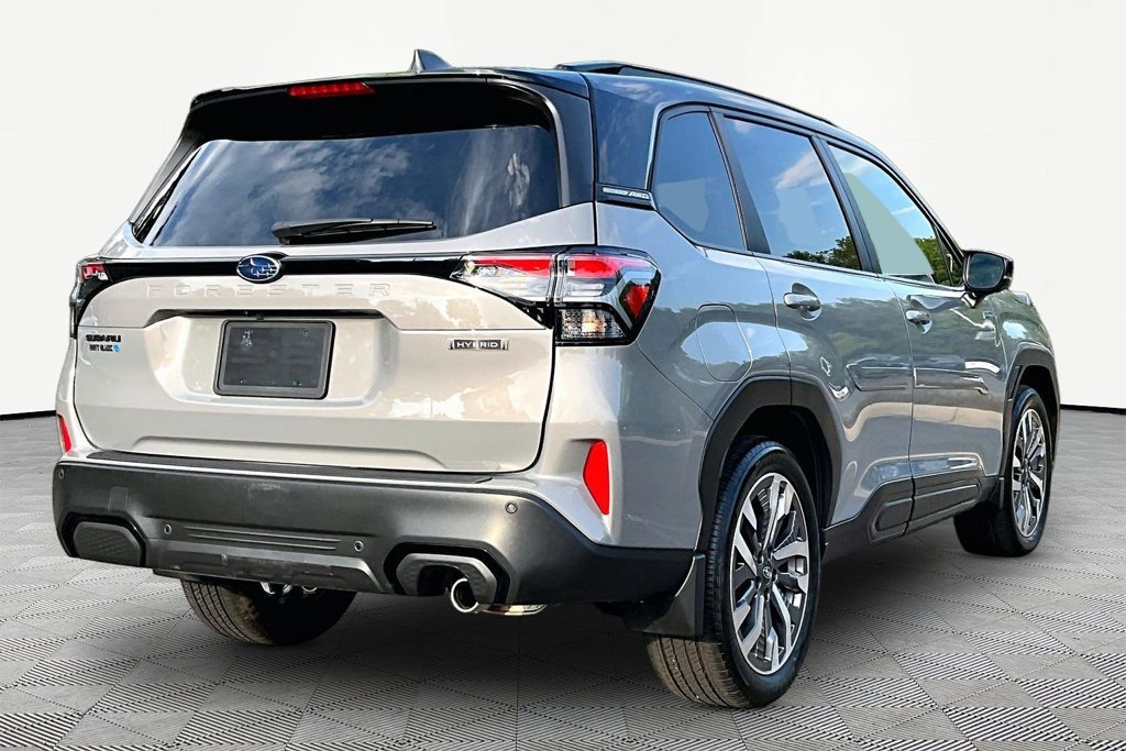 Used 2025 Subaru Forester Touring AWD/4WD image 6