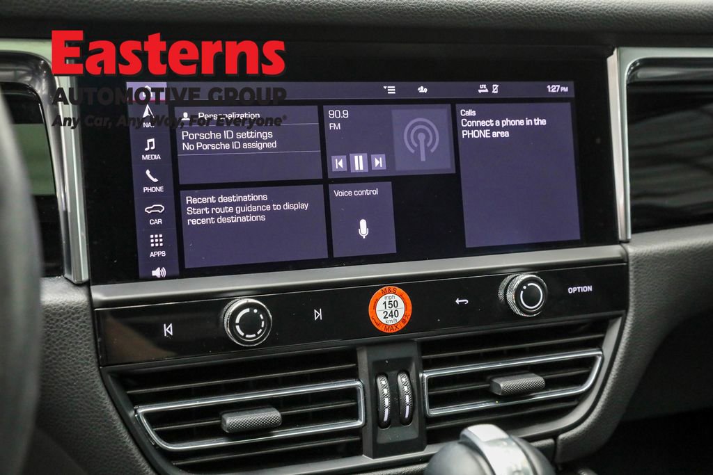 Used 2023 Porsche Macan T w/ Premium Package Plus image 19