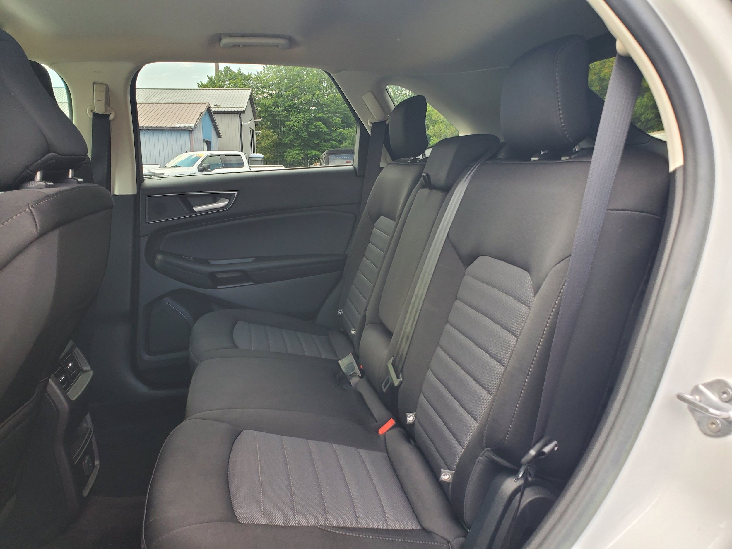 Used 2020 Ford Edge SE AWD/4WD image 25