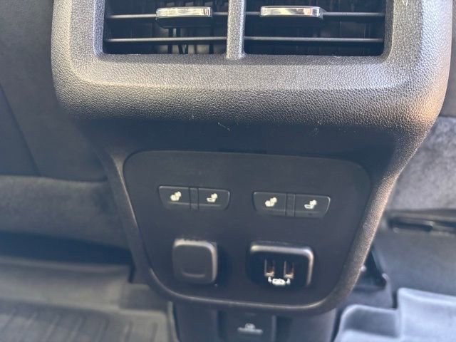 Used 2018 Chevrolet Equinox Premier image 13