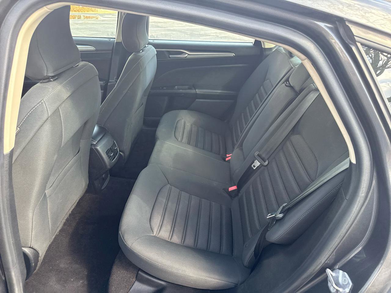 Used 2019 Ford Fusion SE image 8