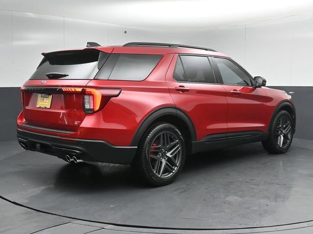 Certified 2025 Ford Explorer ST AWD/4WD image 7
