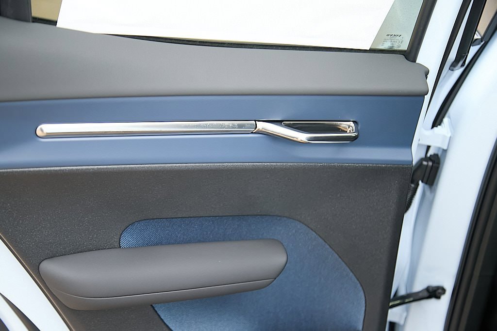 New 2026 Volvo EX30 Cross Country Ultra image 19