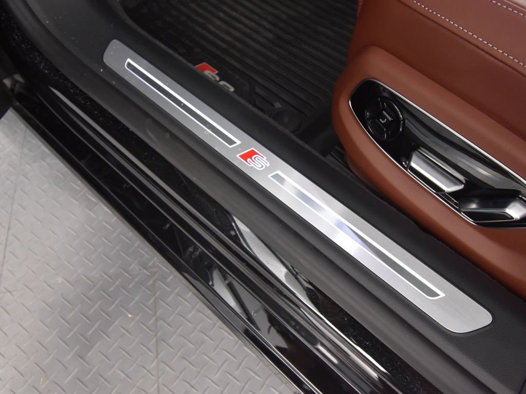 New 2025 Audi S8 image 17