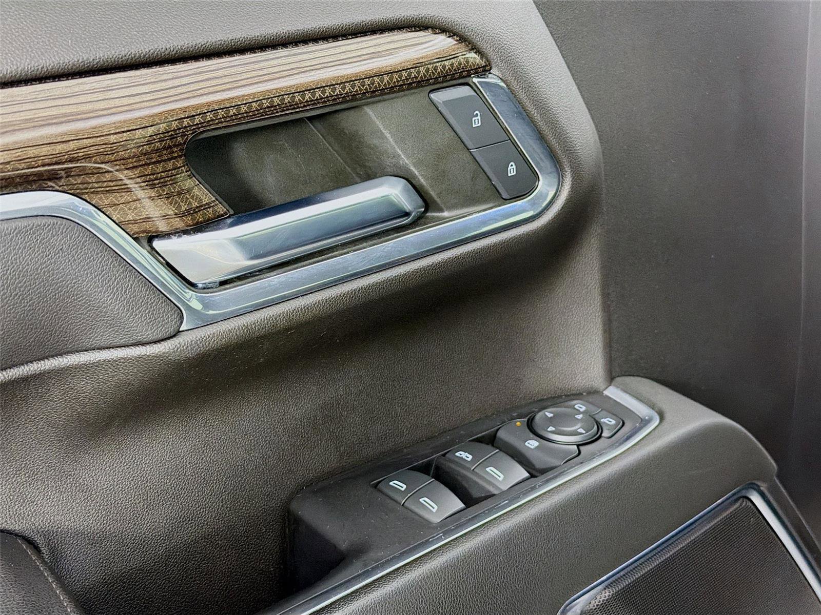 Used 2022 Chevrolet Silverado 1500 LT AWD/4WD image 18