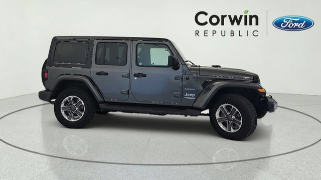 Used 2018 Jeep Wrangler Unlimited Sahara AWD/4WD image 7