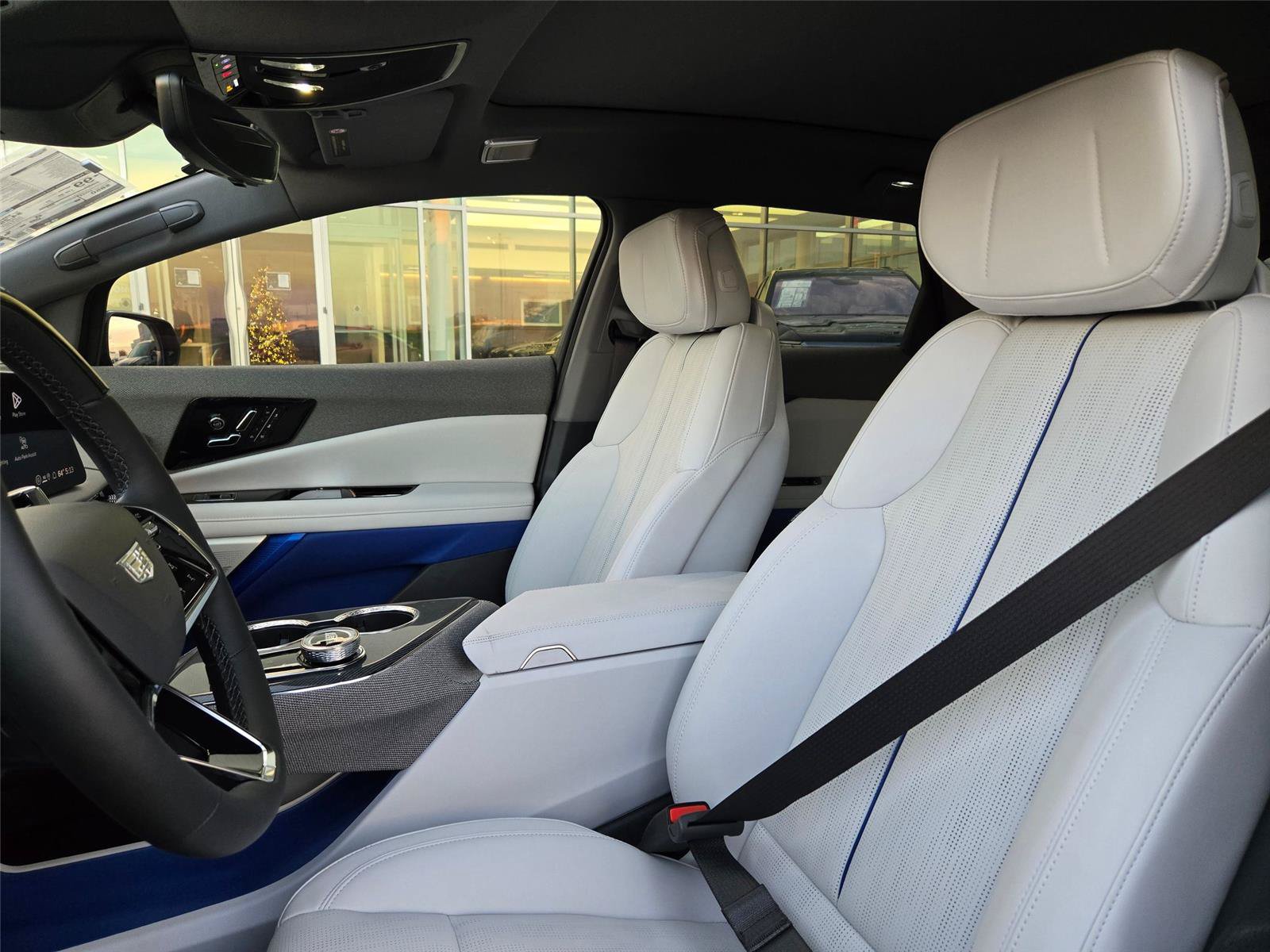 New 2026 Cadillac Optiq Luxury 2 w/ LPO, Floor Liner Package AWD/4WD image 27