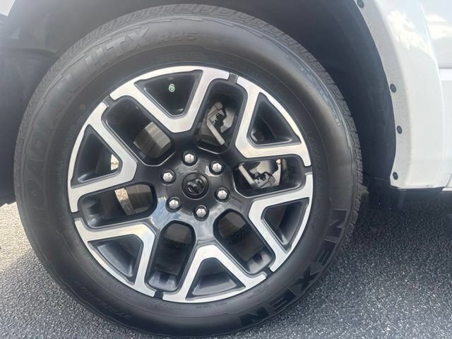 Used 2025 RAM 1500 Laramie AWD/4WD image 12