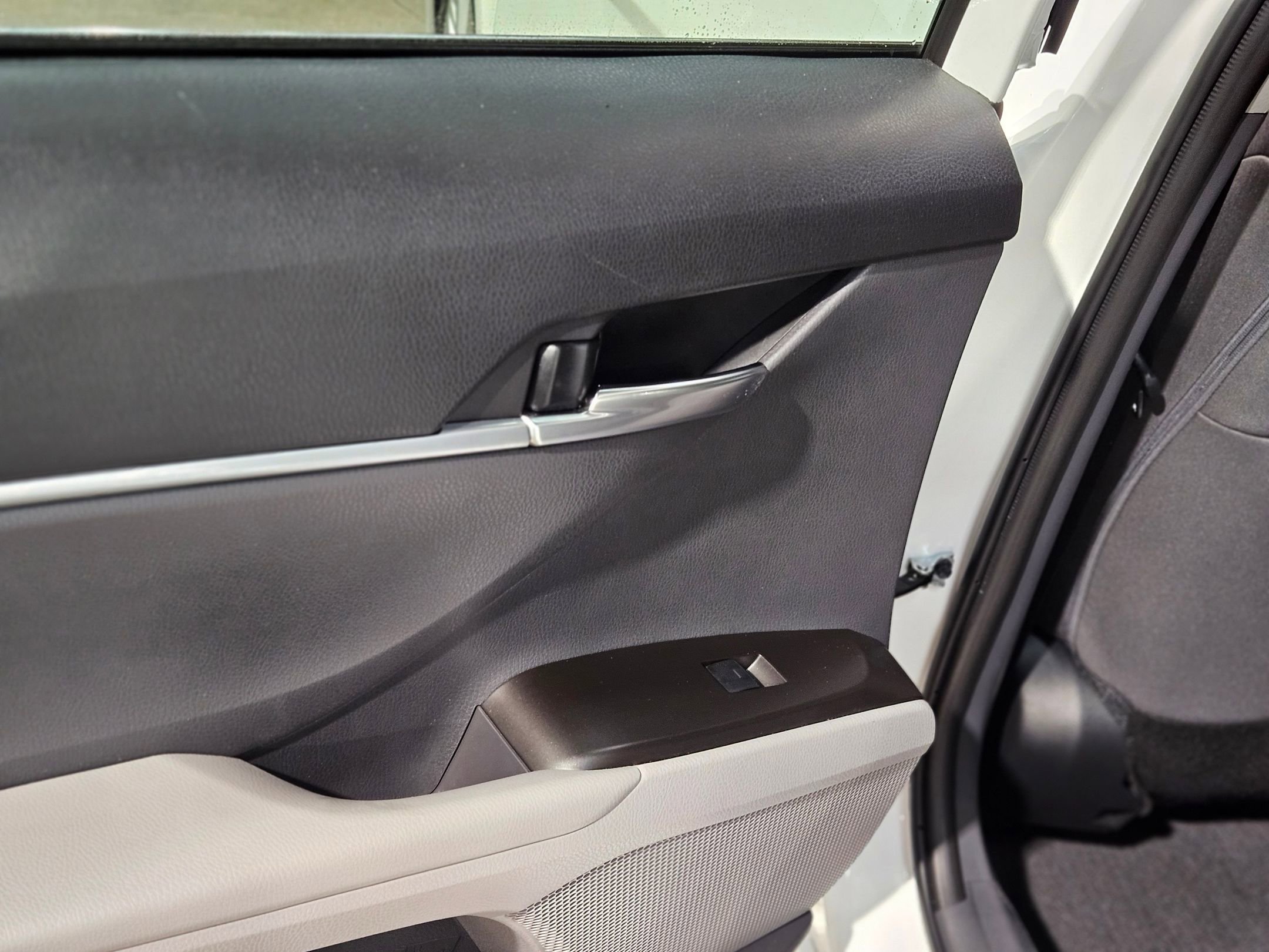 Used 2023 Toyota Camry LE image 33