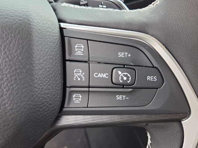 New 2024 Jeep Grand Cherokee L Altitude RWD image 25