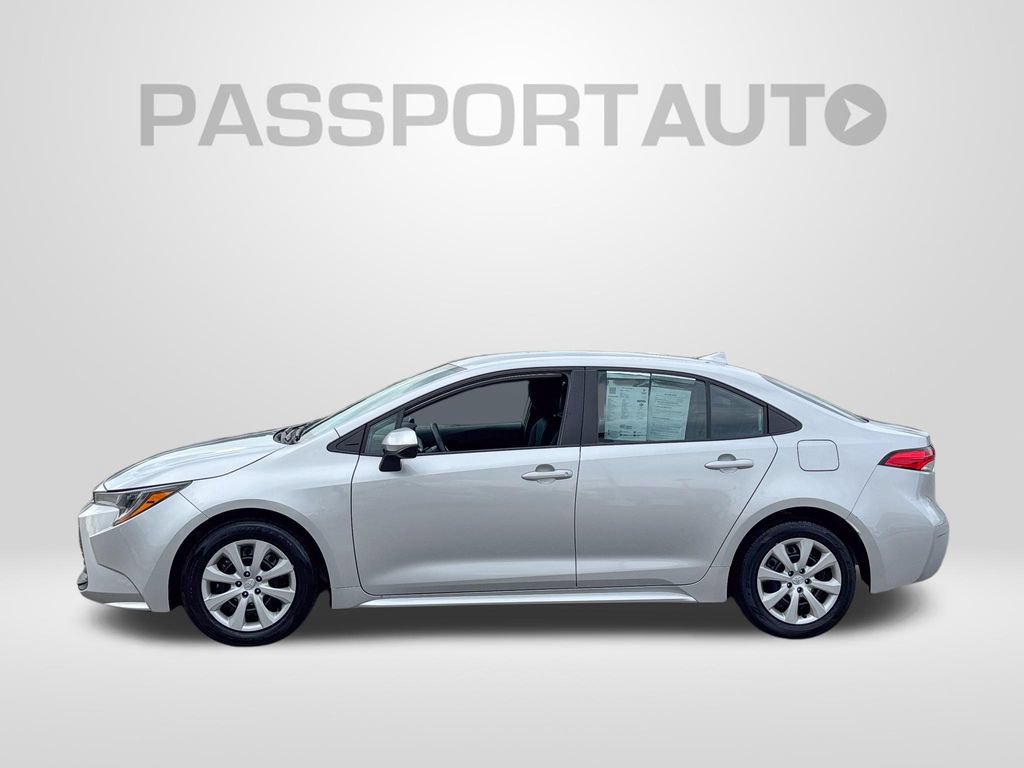 Used 2024 Toyota Corolla LE FWD image 2