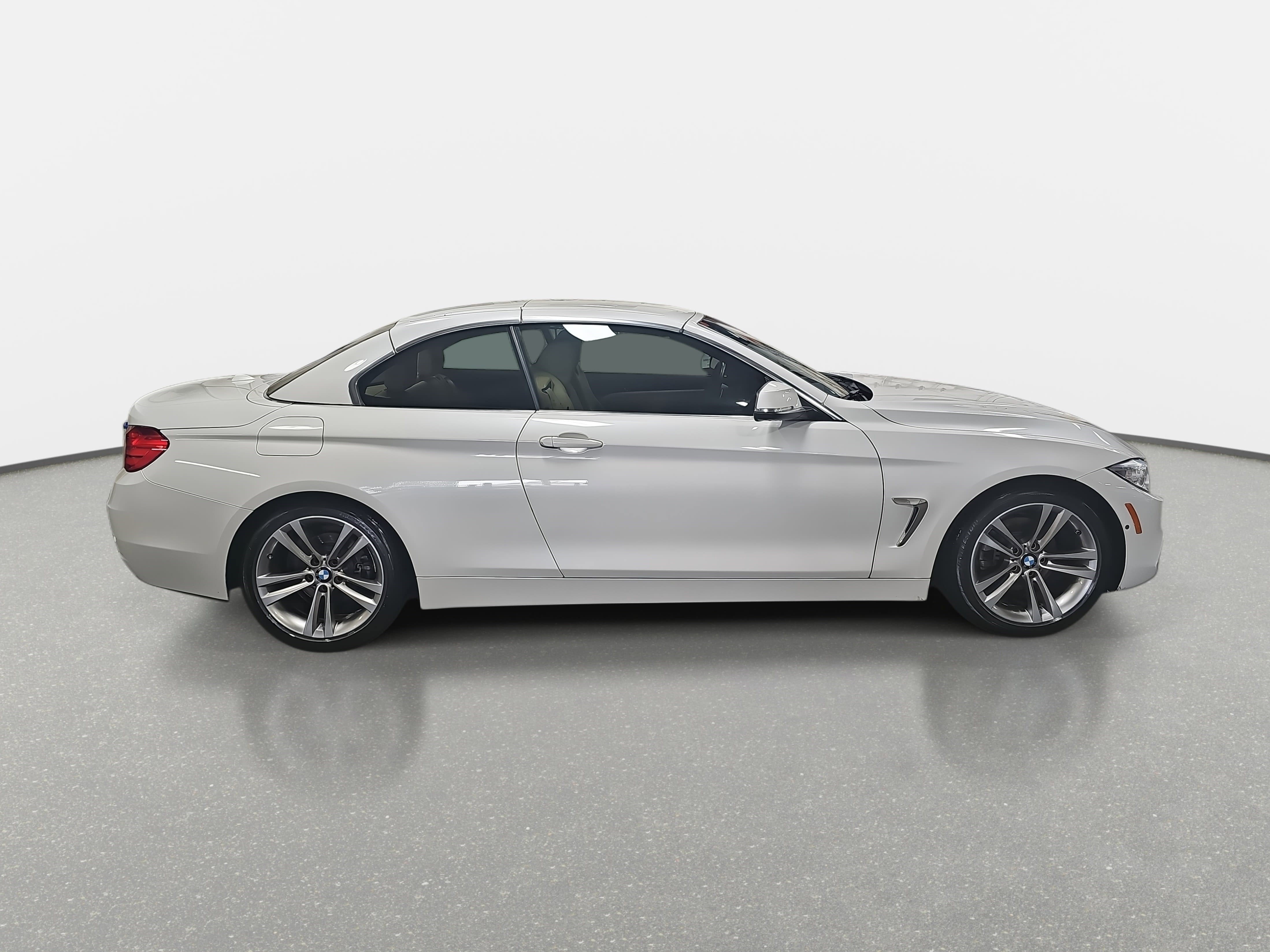 Used 2017 BMW 430i Convertible image 4