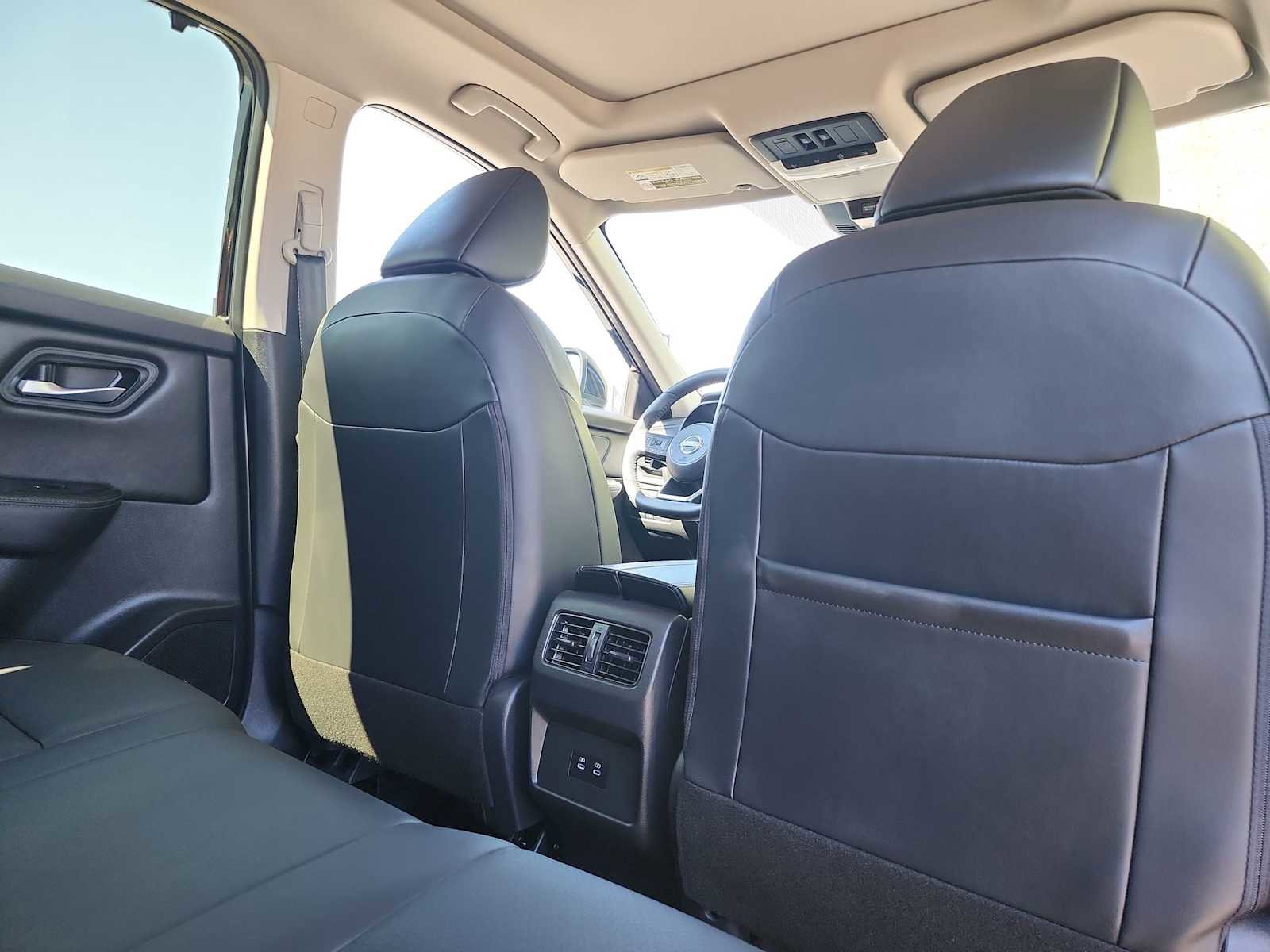 Used 2024 Nissan Rogue SV w/ SV Premium Package image 15