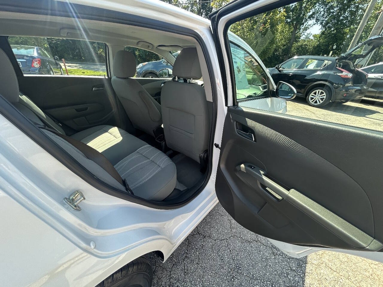 Used 2015 Chevrolet Sonic LT FWD image 8
