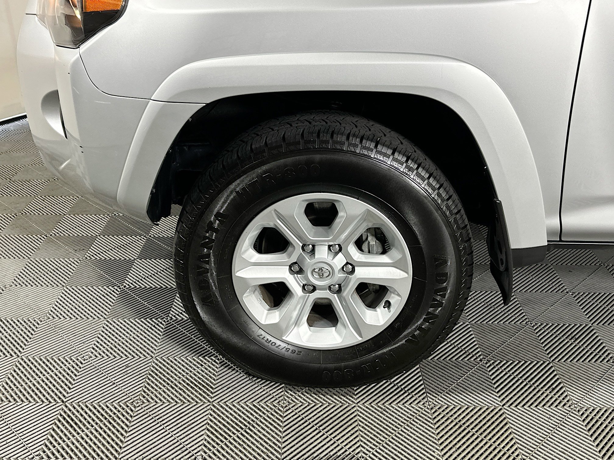 Used 2024 Toyota 4Runner SR5 AWD/4WD image 11