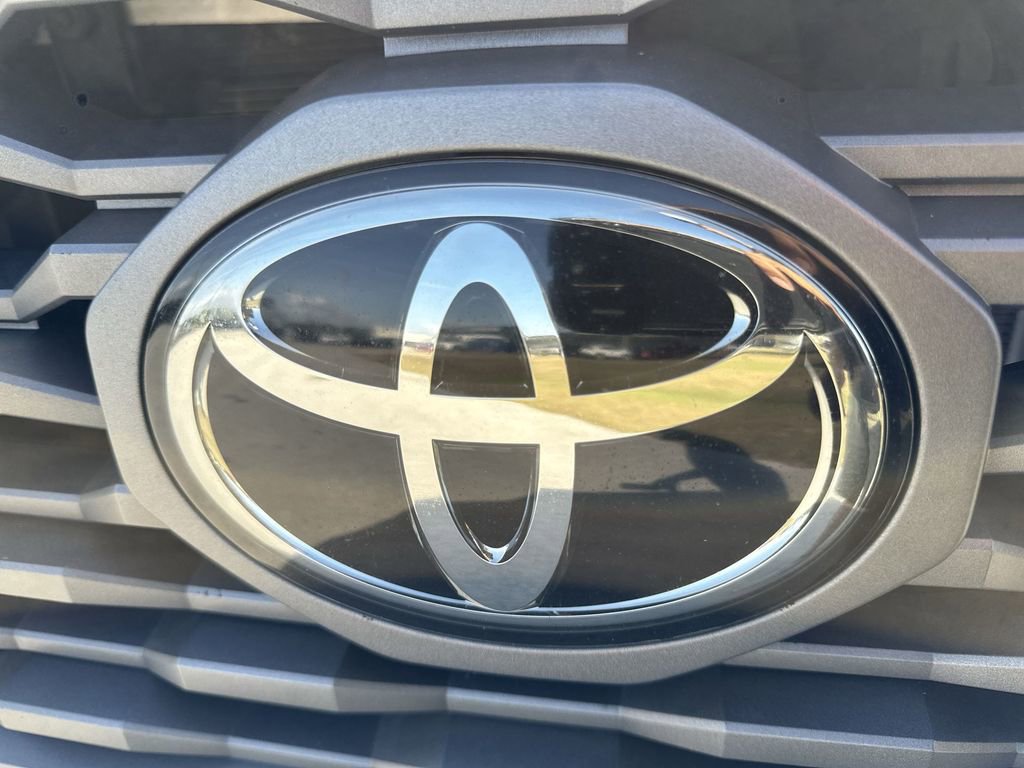 Used 2022 Toyota Tacoma TRD Off-Road image 34