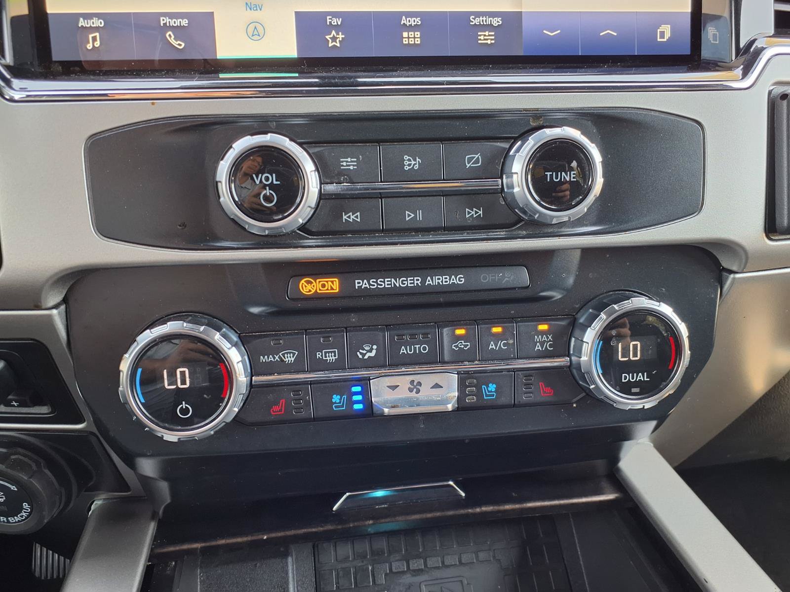 Used 2022 Ford F250 Lariat w/ Tremor Off-Road Package AWD/4WD image 23