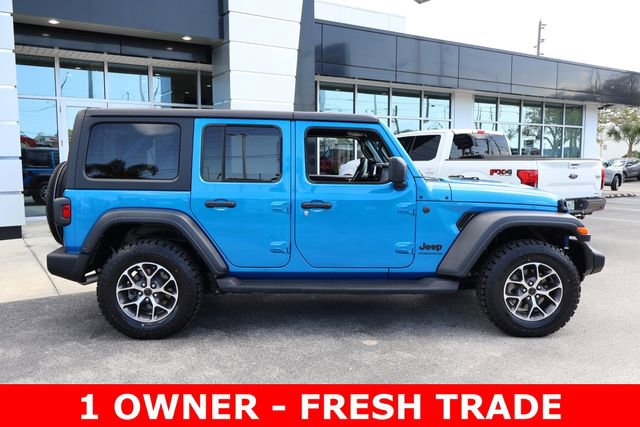Used 2024 Jeep Wrangler Sport S image 9