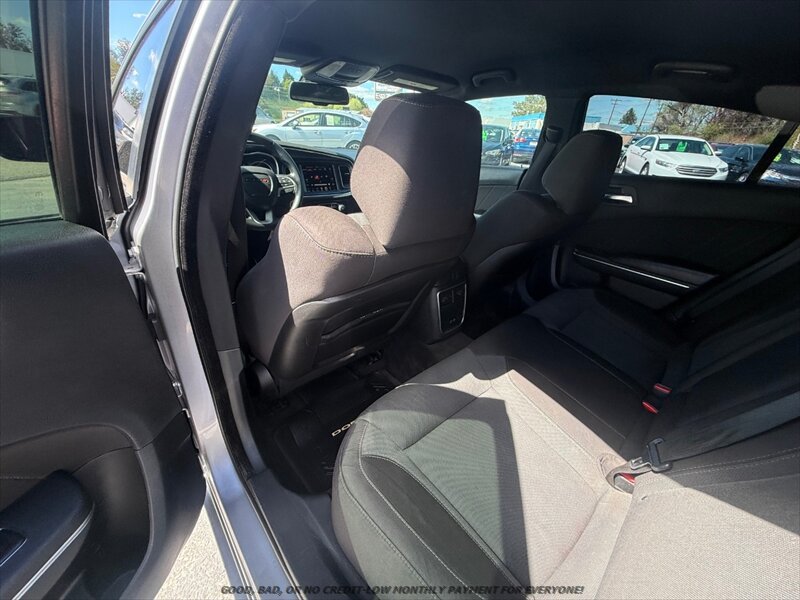 Used 2015 Dodge Charger SXT RWD image 11