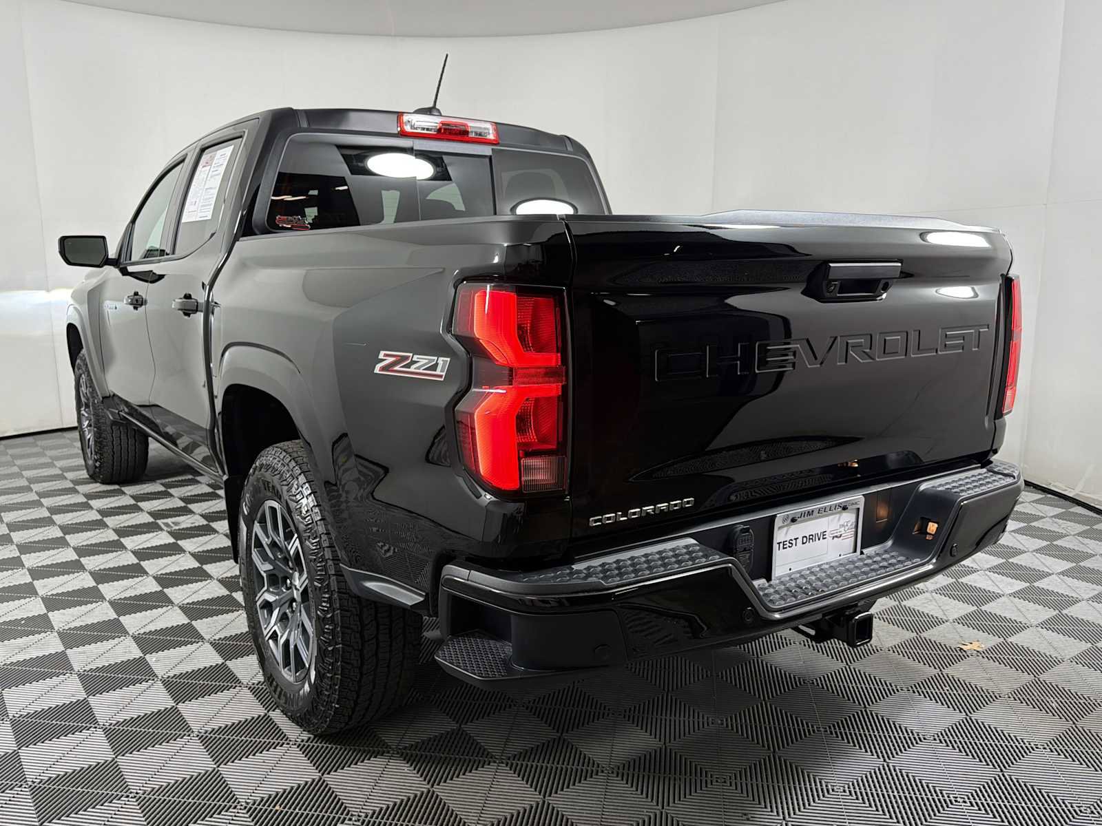 Certified 2024 Chevrolet Colorado Z71 w/ Z71 Convenience Package 2 image 4
