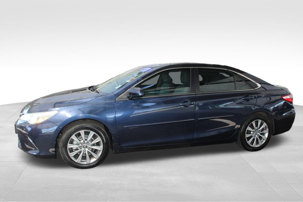 Used 2015 Toyota Camry XLE w/ Moonroof Package FWD image 11