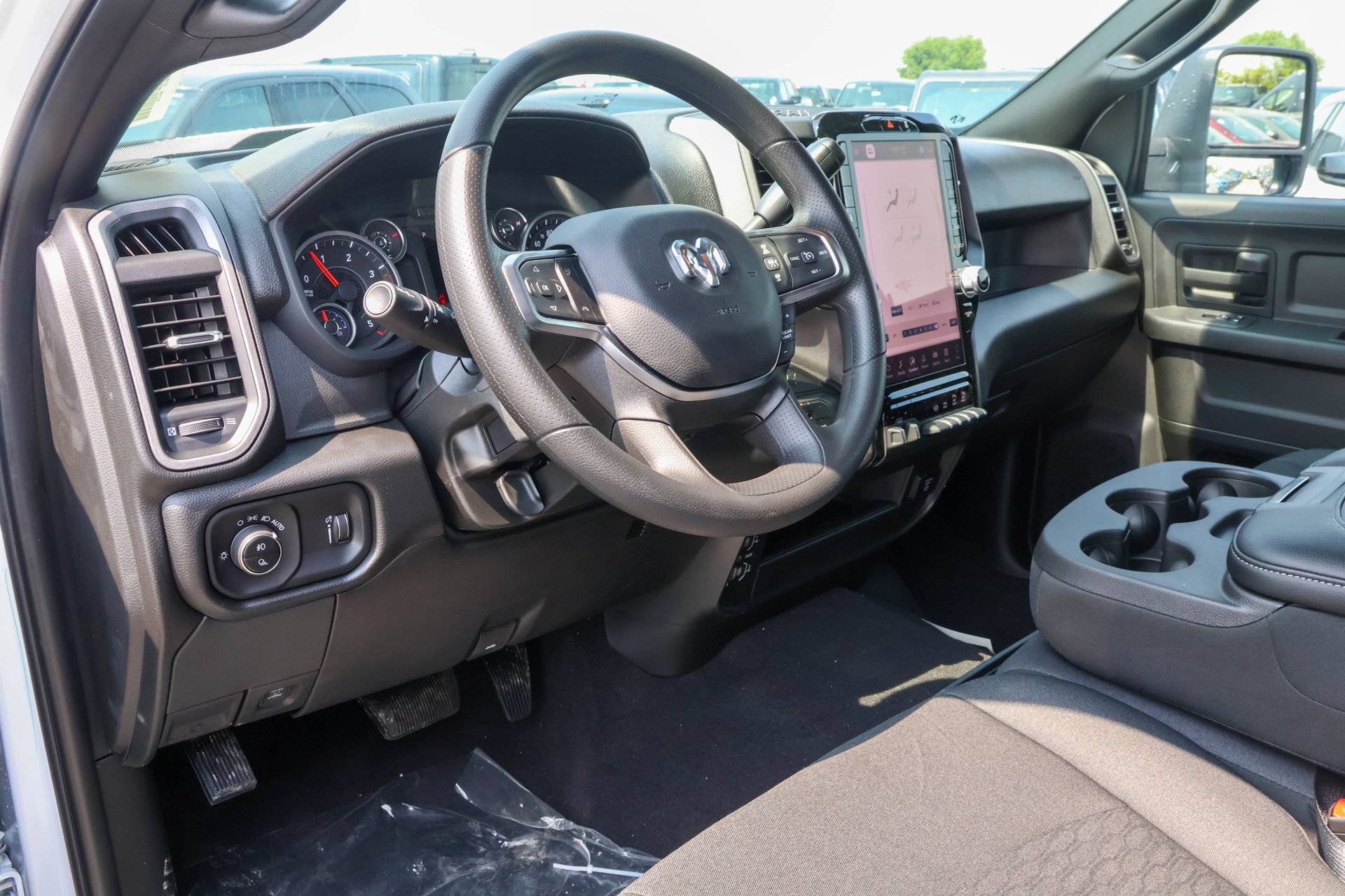New 2026 RAM 3500 Tradesman AWD/4WD image 4