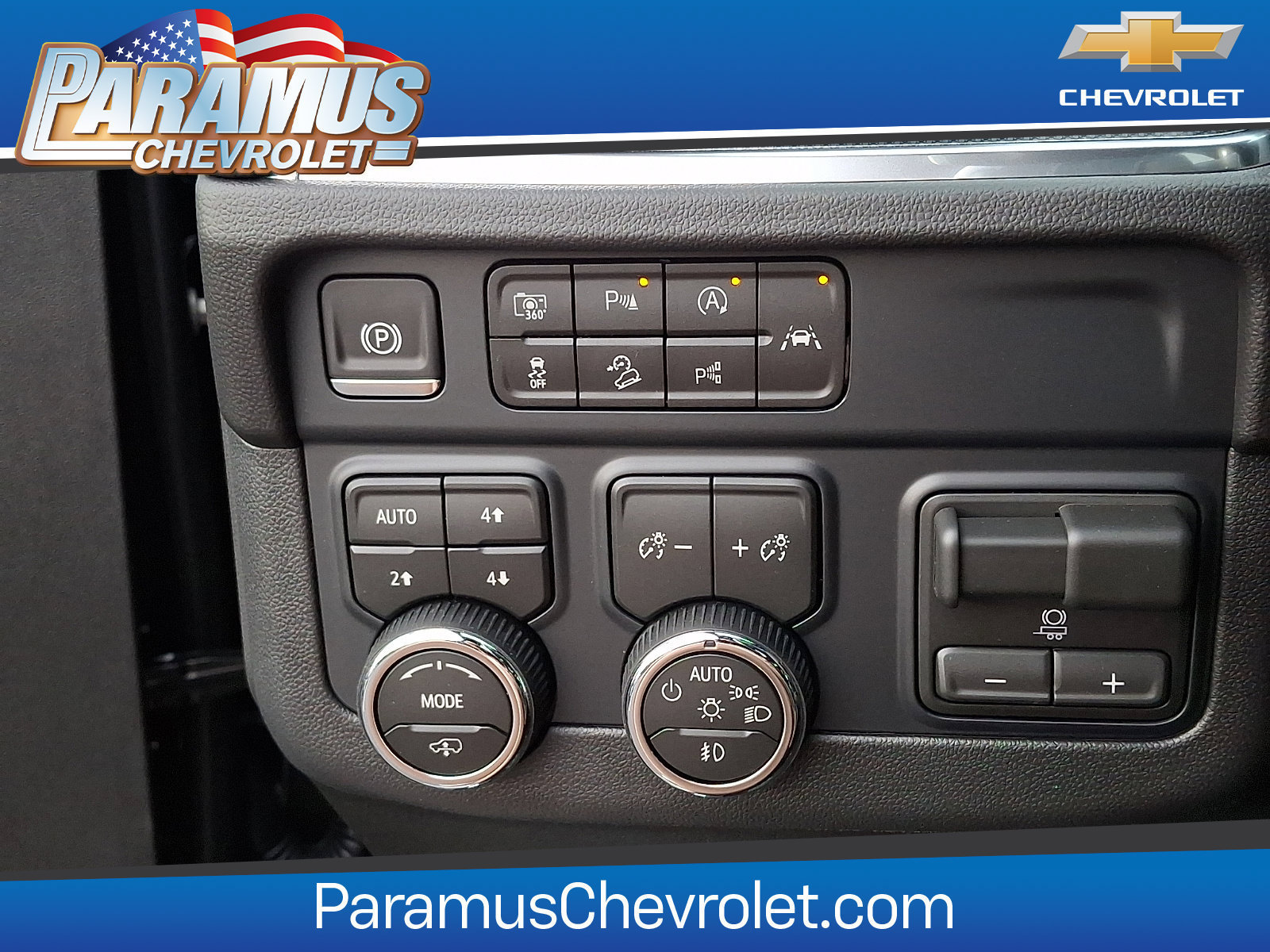 New 2026 Chevrolet Suburban RST w/ Advanced Technology Package AWD/4WD image 15