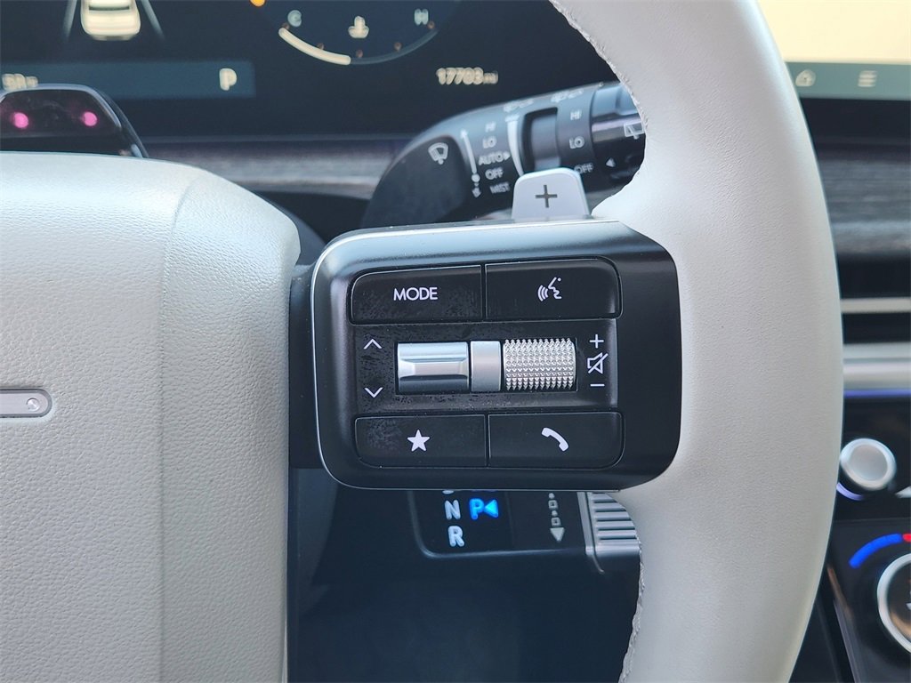 Used 2024 Hyundai Santa Fe Limited image 31