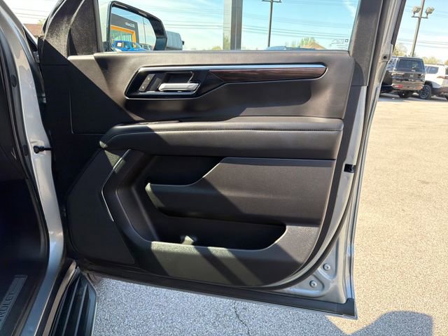 Used 2025 Chevrolet Tahoe LT image 35