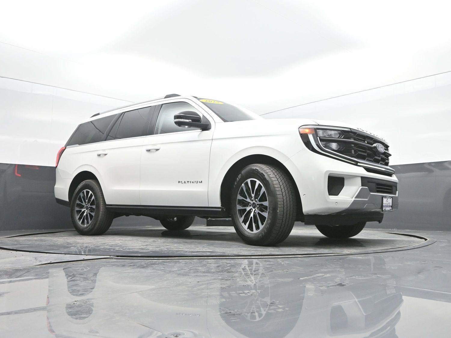Used 2025 Ford Expedition Platinum image 42