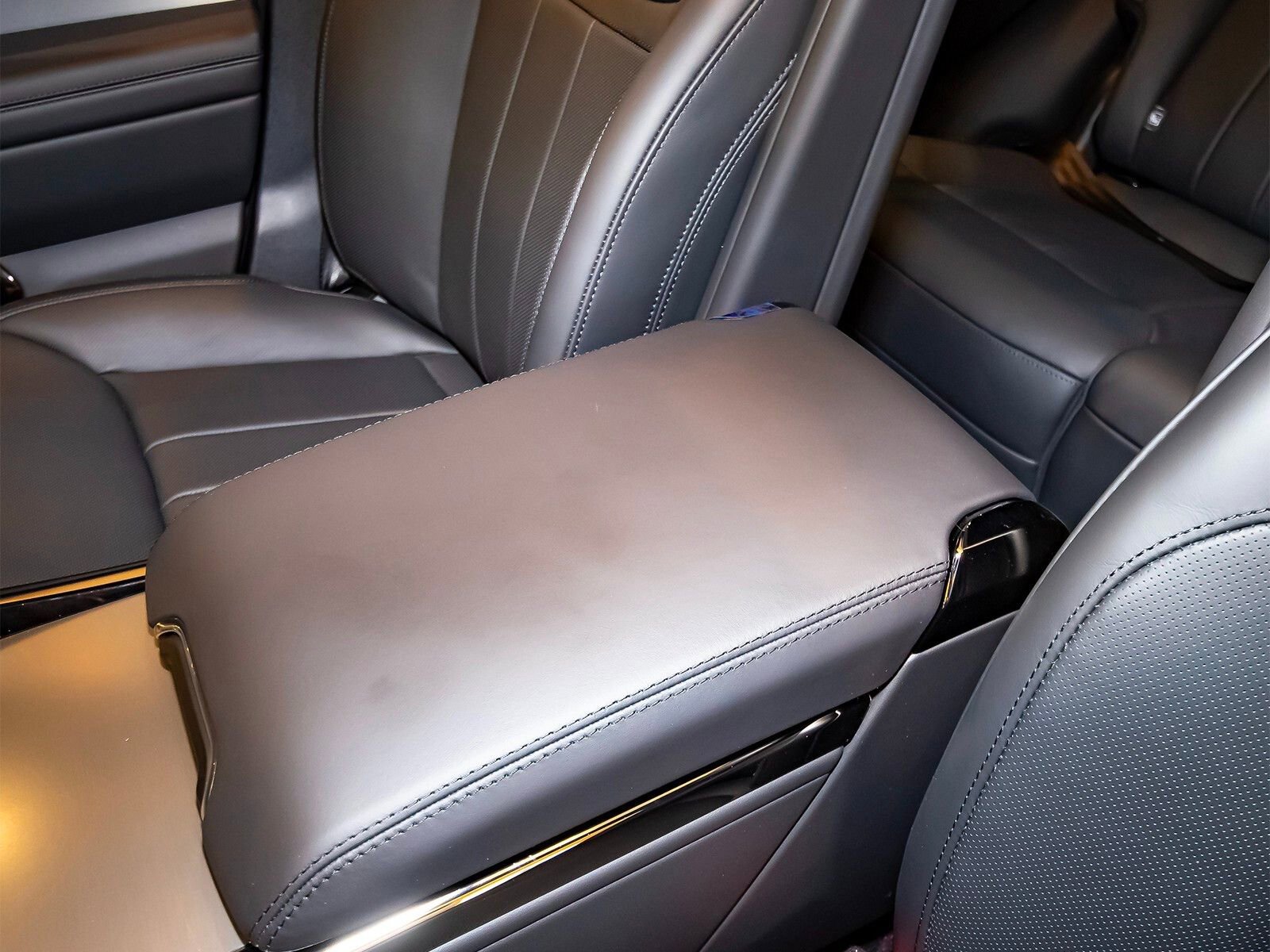 New 2025 Land Rover Range Rover Sport SE image 31