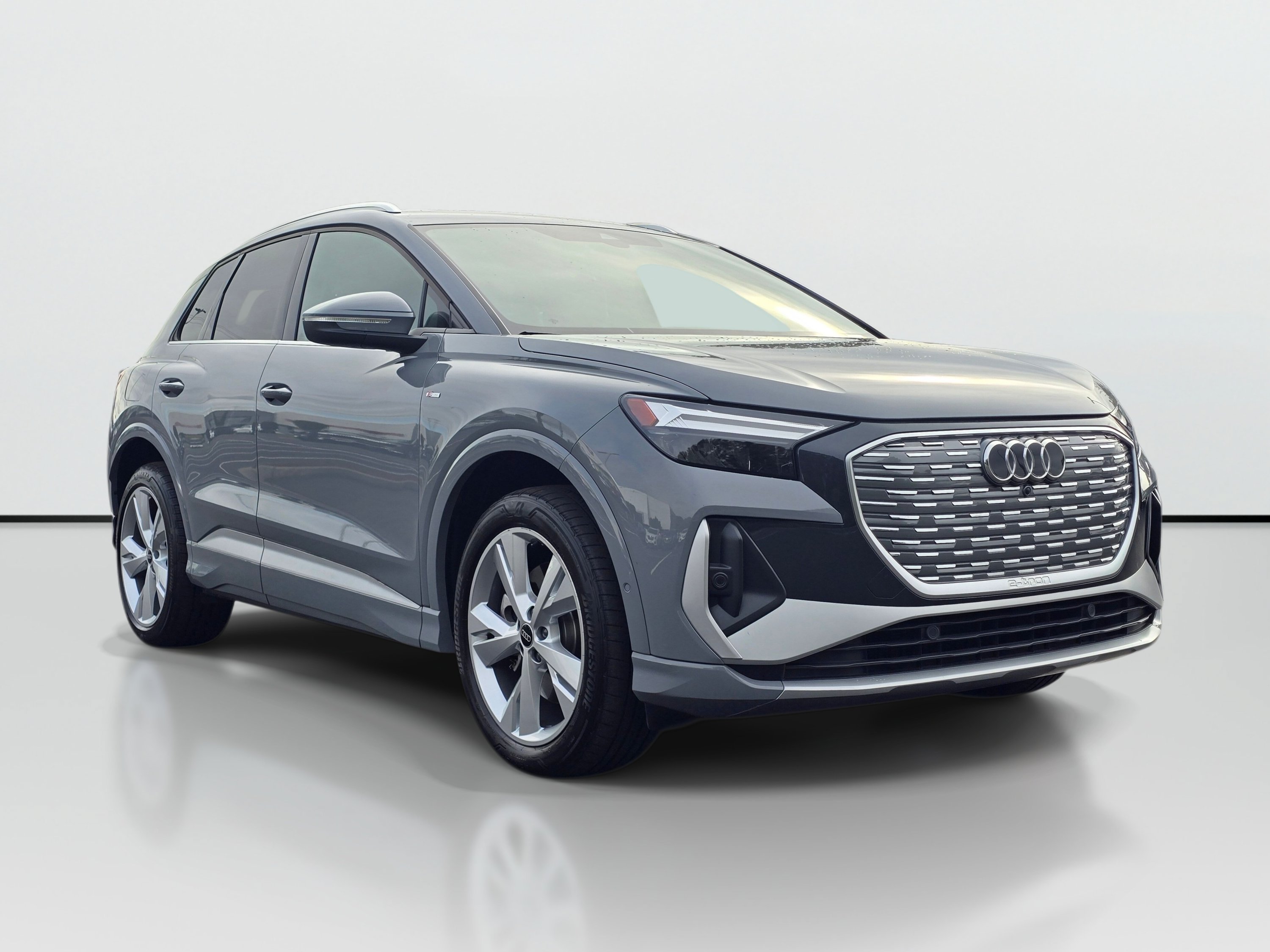 Used 2023 Audi Q4 e-tron Premium Plus AWD/4WD image 7