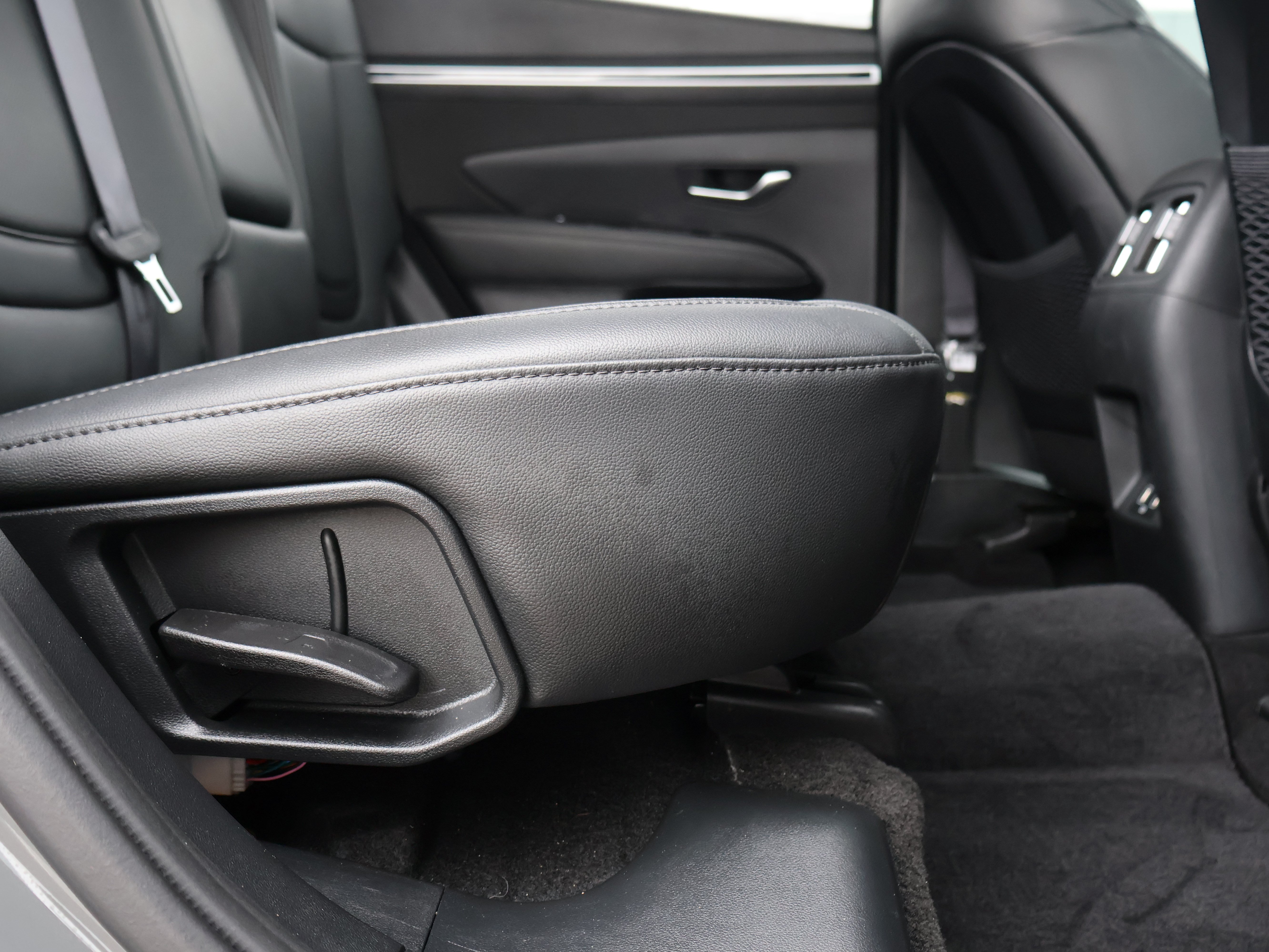 Used 2024 Hyundai Tucson Limited AWD/4WD image 14