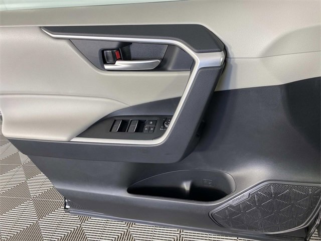 Used 2025 Toyota RAV4 XLE image 24